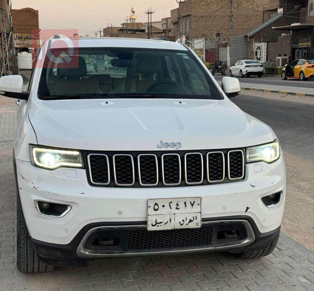 جیپ گراند شیرۆکی